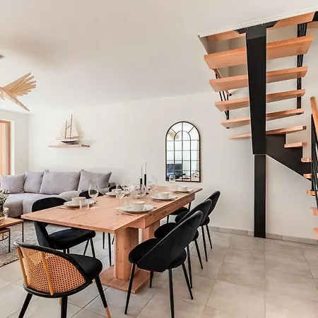 Spacious Duplex Terrace, Near Center Apartment