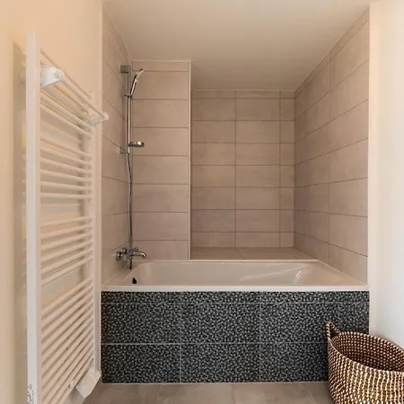 Spacious Duplex Terrace, Near Center Apartment *